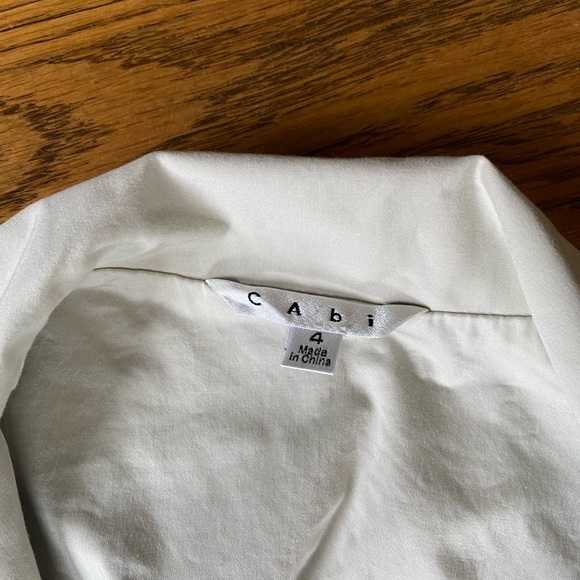 Cabi Trench coat - Picture 2 of 2